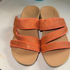 New- Size 8 Vionic Sandal/Mule
